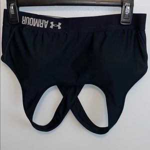 Under Armour Criss-Cross Back Sports Bra